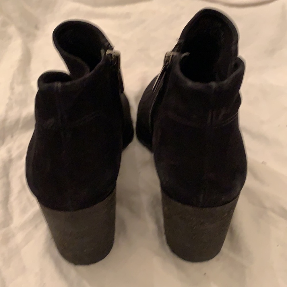 Vince Camuto Malika black suede zip up ankle boots booties shoes size 7.5 - Picture 4 of 10